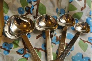 measuring spoons , love, hearts, baking, cooking, 